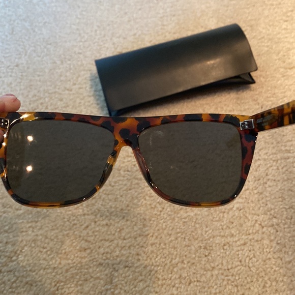 Saint Laurent Tortoise Frame Flat Top - Picture 4 of 7